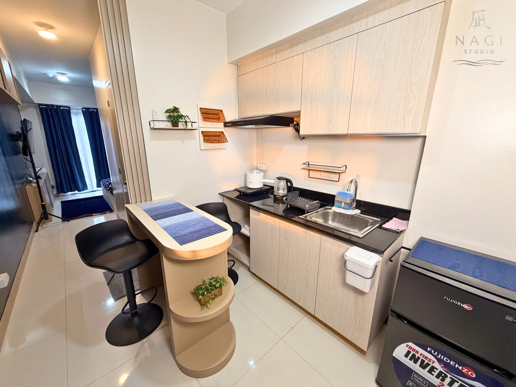 NaGi Studio kitchen and dining area