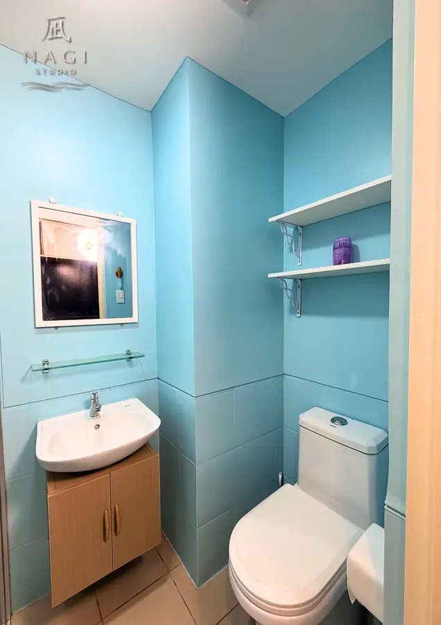 NaGi Studio toilet and vanity area